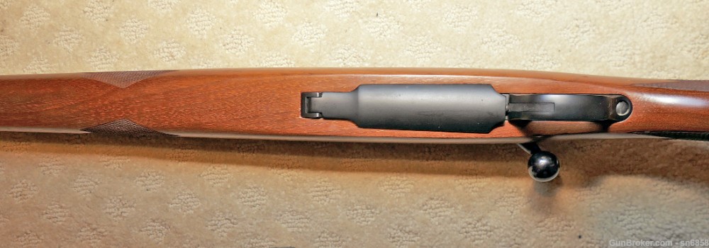 Ruger model M77V Varmint heavy barrel .308 Win. rifle - mint-img-13