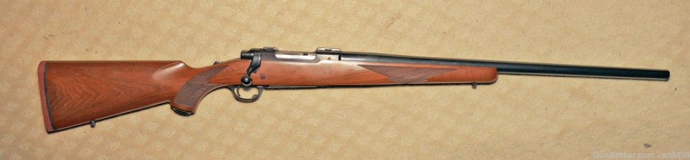 Ruger model M77V Varmint heavy barrel .308 Win. rifle - mint-img-2