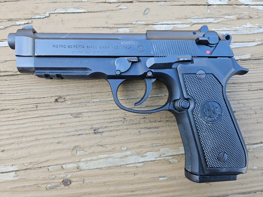 Beretta 96A1 40S+W 3-10rd. Mags Box+Papers Made in Italy-img-1
