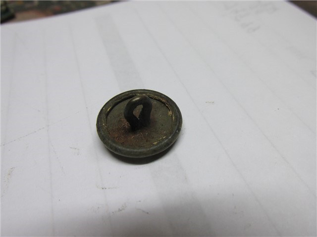 [TB06] German military #7 button good condition-img-1