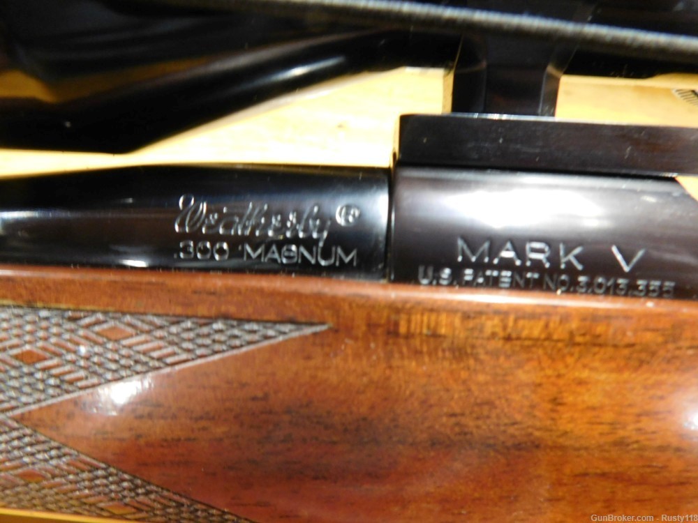 Weatherby Mark V Deluxe rifle  300 Wby Magnum, hard-case and ammo -img-12