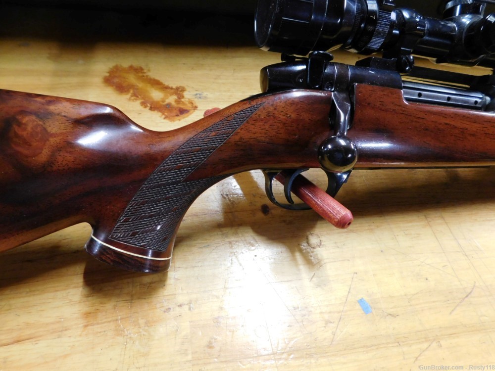 Weatherby Mark V Deluxe rifle  300 Wby Magnum, hard-case and ammo -img-2