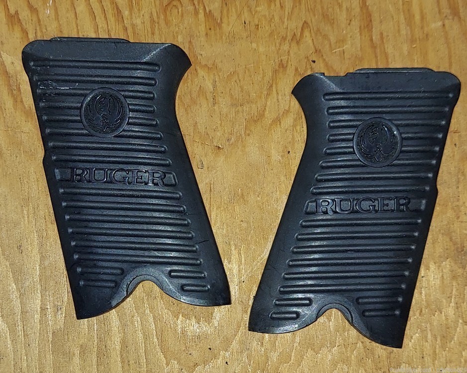Ruger P89 factory plastic grips-img-0