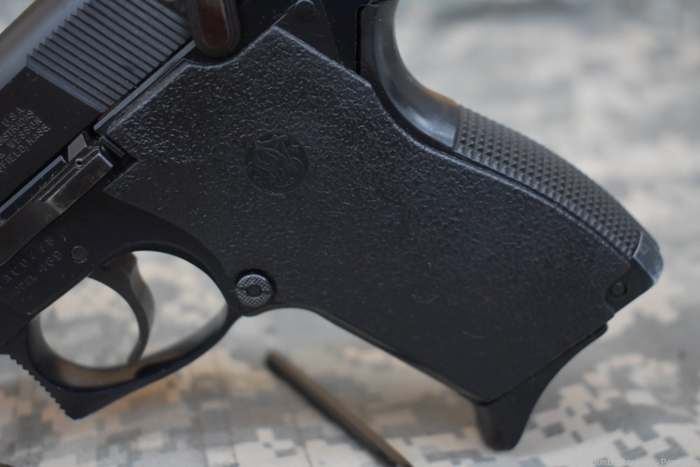 Smith & Wesson model 469 in 9mm -img-1