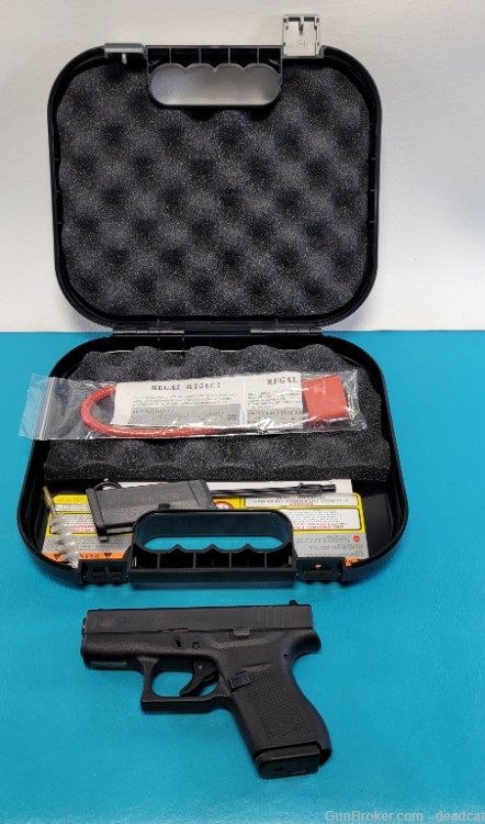 Glock Compact 42 .380 Cal Semi Auto Pistol in Case + 2 Magazines +-img-1