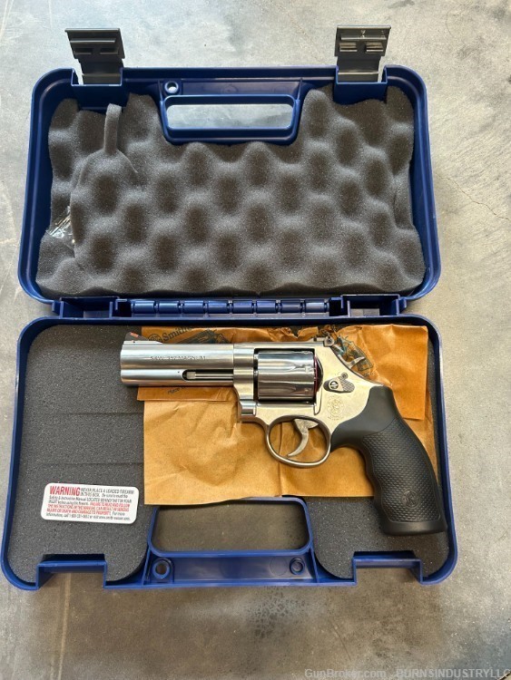 Smith & Wesson 686 Plus S&W 686 Wesson & Smith M-686-img-0