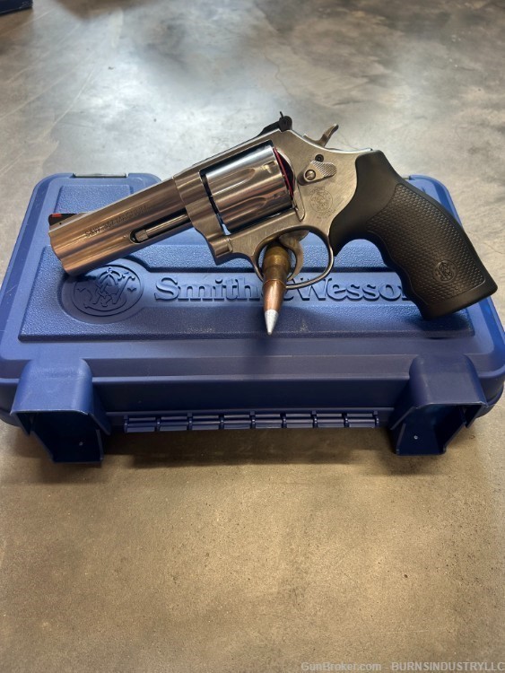 Smith & Wesson 686 Plus S&W 686 Wesson & Smith M-686-img-1