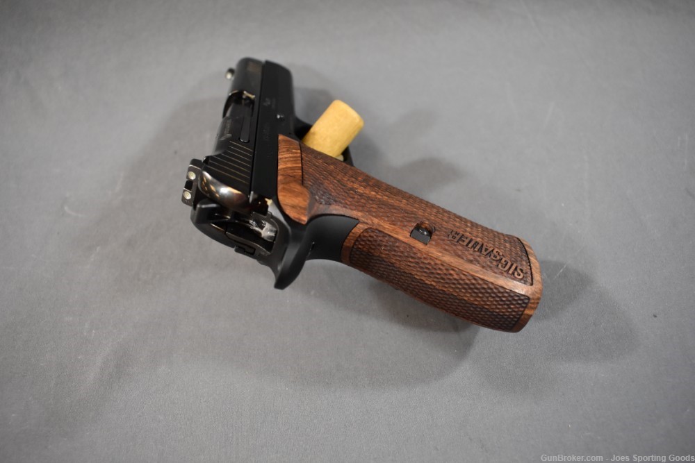 NiB - Sig Sauer P210 Carry - 9mm Semi-Auto Pistol w/ Factory Case & 3 Mags-img-10