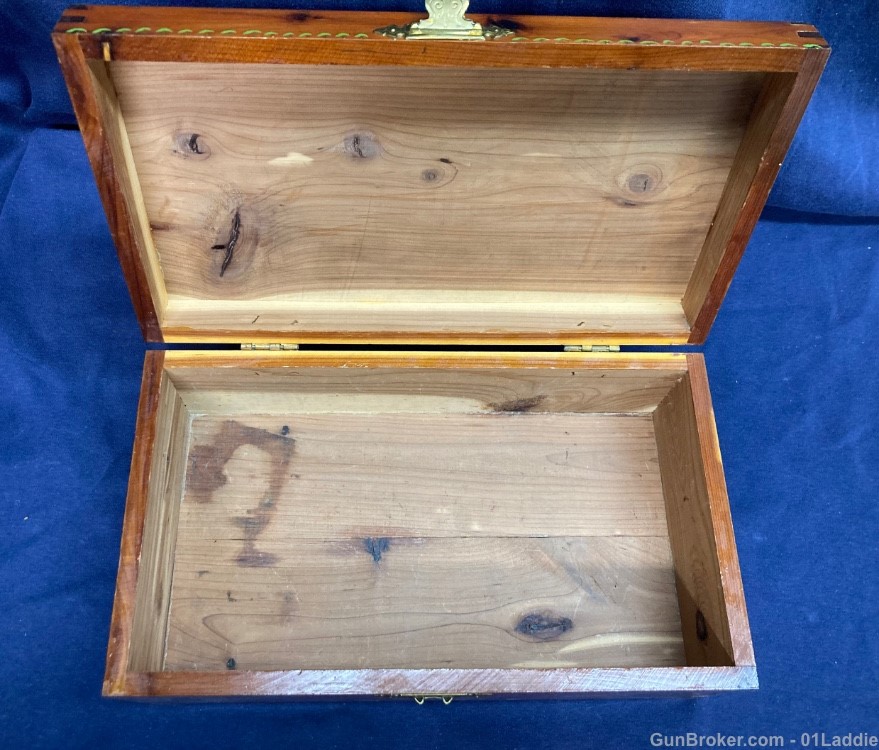 Vintage Dovetail Cedar Box-img-8