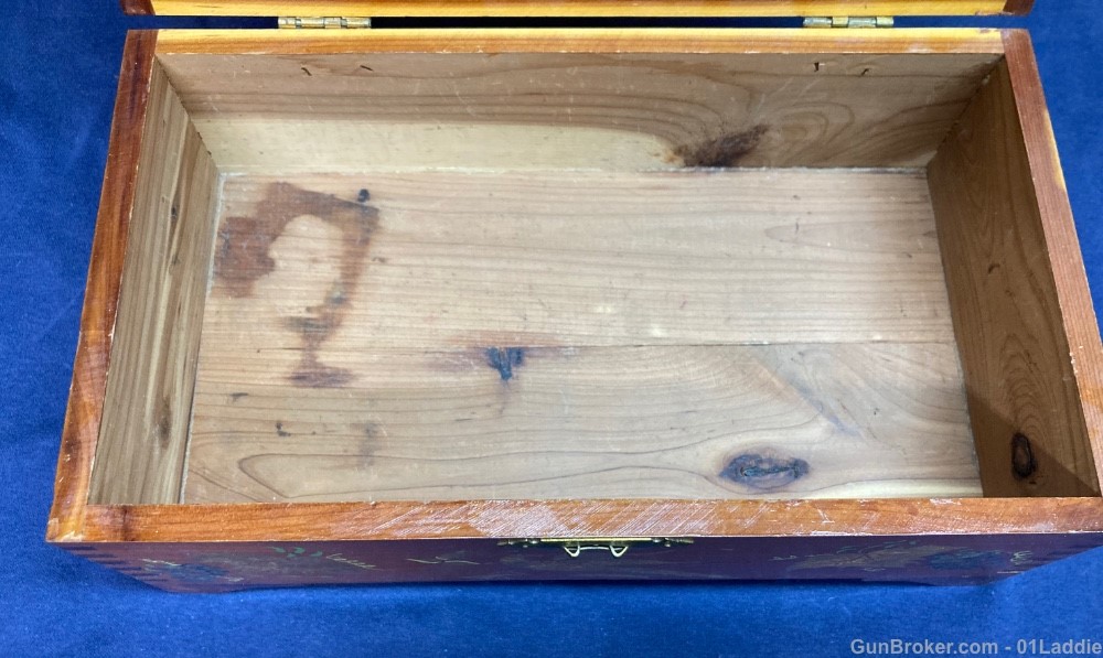 Vintage Dovetail Cedar Box-img-10