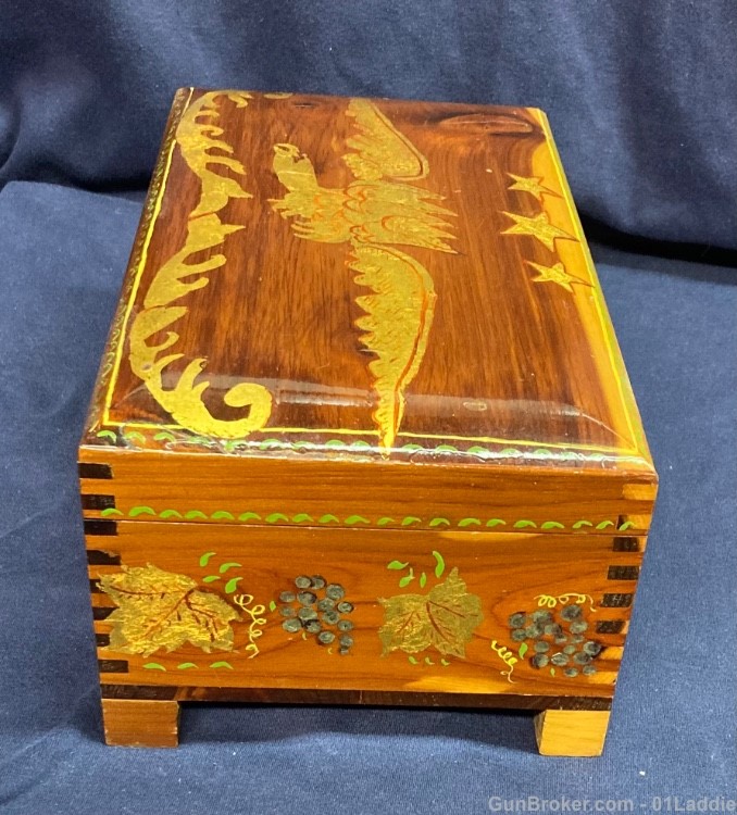 Vintage Dovetail Cedar Box-img-4