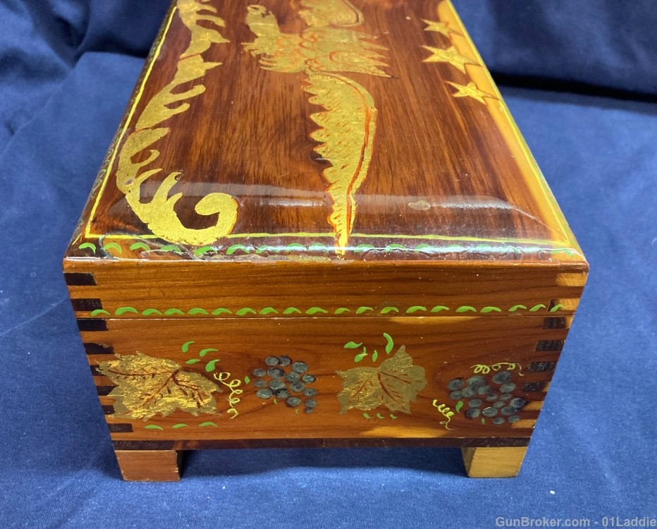 Vintage Dovetail Cedar Box-img-5