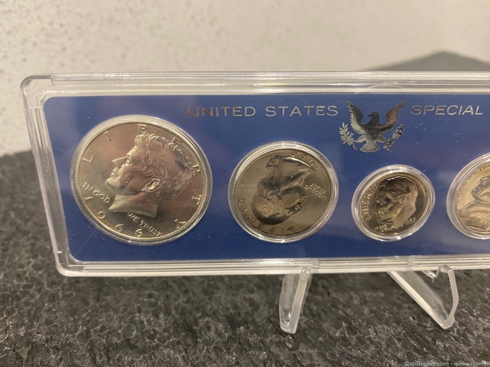 Gorgeous 1966 United States Special Mint Set w/ Silver Kennedy Half Dollar -img-1