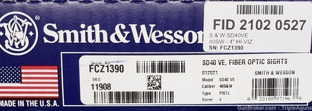 Smith & Wesson SD40 VE 40S&W 2-10rd mags fiber optic sights 11908 CA LEGAL-img-9