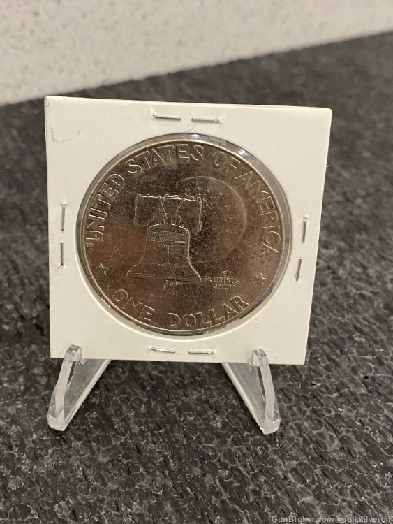 Beautiful 1976 D Dwight “Ike” Eisenhower Bicentennial Dollar Coin-img-1
