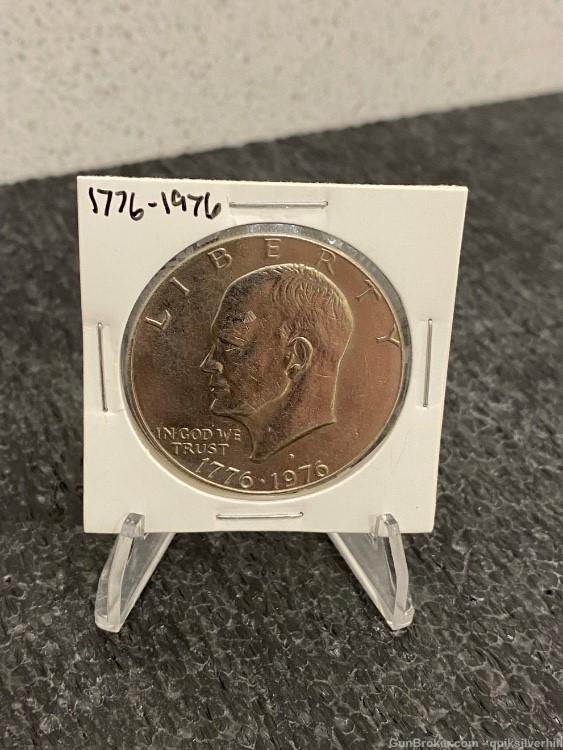Beautiful 1976 D Dwight “Ike” Eisenhower Bicentennial Dollar Coin-img-0