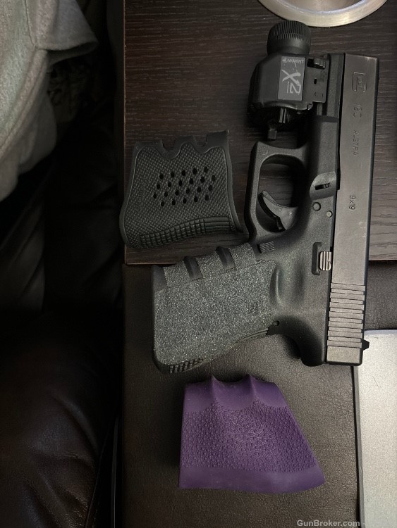 Hogue Universal Grip Sleeve (Glock and others)-img-3