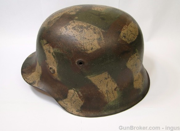GERMAN WWII SS M42 CAMOUFLAGED HELMET WITH LINER (VERY NICE VERY RARE)-img-41