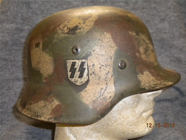 GERMAN WWII SS M42 CAMOUFLAGED HELMET WITH LINER (VERY NICE VERY RARE)-img-10