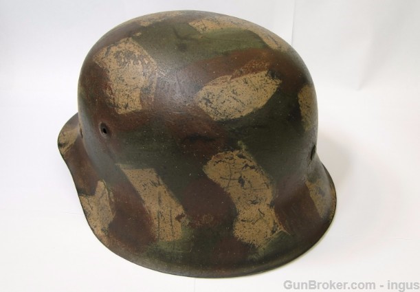 GERMAN WWII SS M42 CAMOUFLAGED HELMET WITH LINER (VERY NICE VERY RARE)-img-42