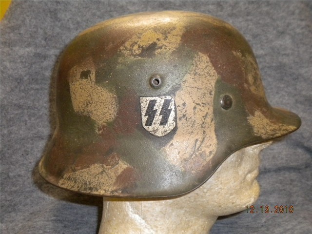 GERMAN WWII SS M42 CAMOUFLAGED HELMET WITH LINER (VERY NICE VERY RARE)-img-18