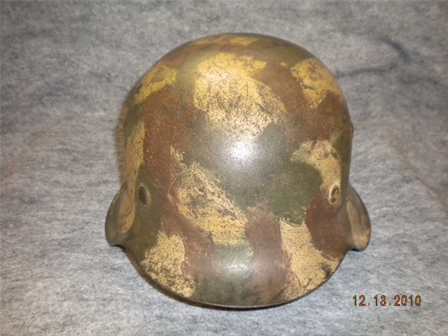 GERMAN WWII SS M42 CAMOUFLAGED HELMET WITH LINER (VERY NICE VERY RARE)-img-2