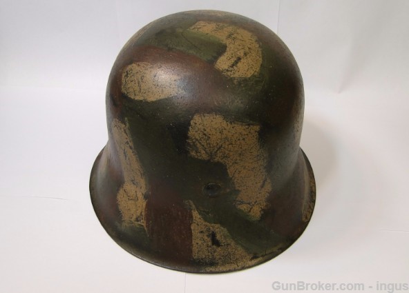 GERMAN WWII SS M42 CAMOUFLAGED HELMET WITH LINER (VERY NICE VERY RARE)-img-43