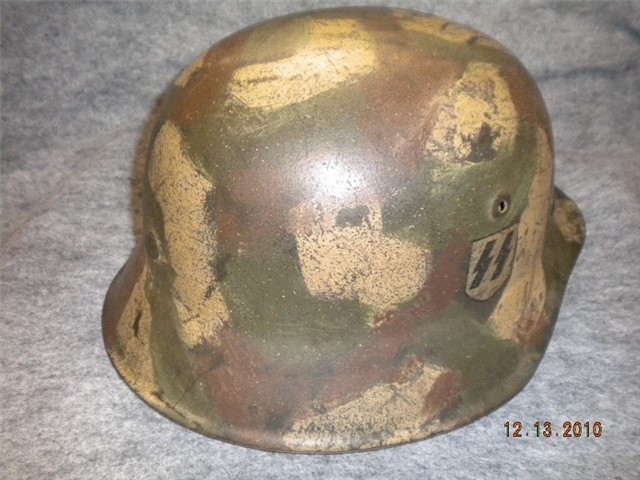 GERMAN WWII SS M42 CAMOUFLAGED HELMET WITH LINER (VERY NICE VERY RARE)-img-6
