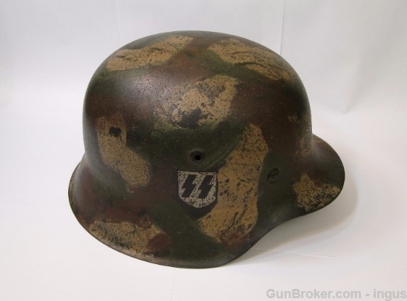 GERMAN WWII SS M42 CAMOUFLAGED HELMET WITH LINER (VERY NICE VERY RARE)-img-37