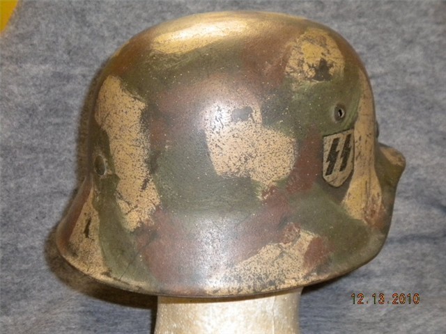 GERMAN WWII SS M42 CAMOUFLAGED HELMET WITH LINER (VERY NICE VERY RARE)-img-17