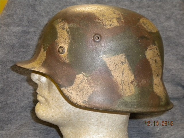 GERMAN WWII SS M42 CAMOUFLAGED HELMET WITH LINER (VERY NICE VERY RARE)-img-14