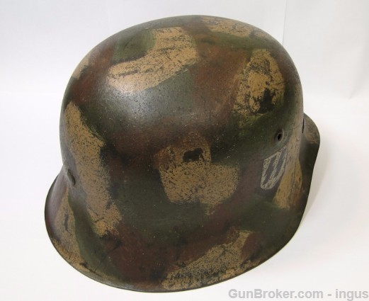 GERMAN WWII SS M42 CAMOUFLAGED HELMET WITH LINER (VERY NICE VERY RARE)-img-44