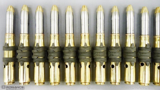 US WWII 20mm POLISHED & LINKED AMMO round shell-img-1