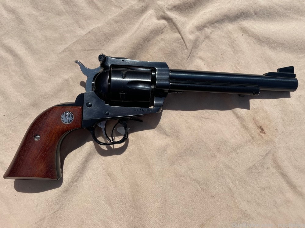 Ruger New Model Blackhawk 357 Magnum Revolver Blued Nice with Holster-img-1