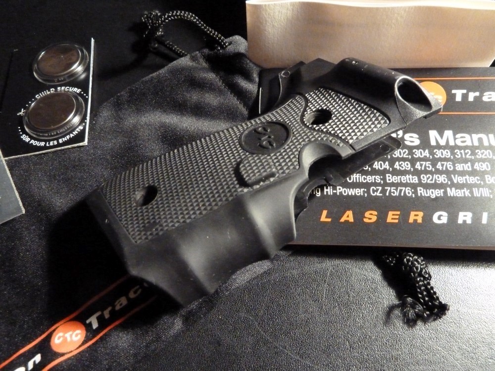 Crimson Trace LaserGrip, LG-302, for Beretta 92/96/M9 Pistol-img-7