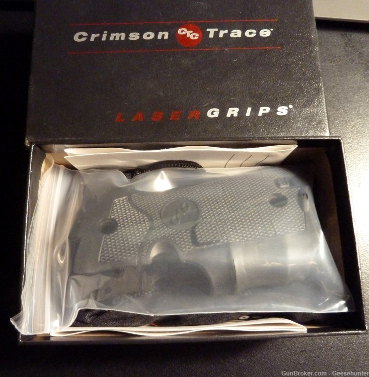 Crimson Trace LaserGrip, LG-302, for Beretta 92/96/M9 Pistol-img-0