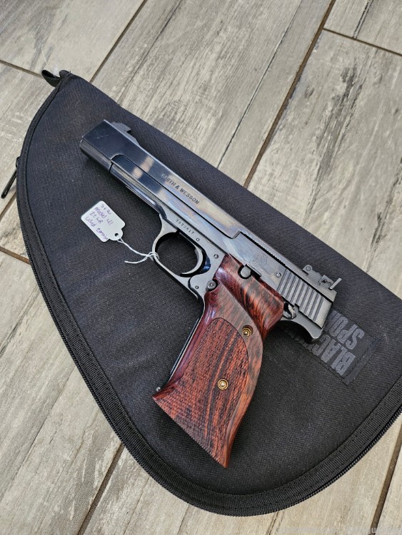Smith & Wesson Model 41 22LR Semi Auto Pistol -img-14