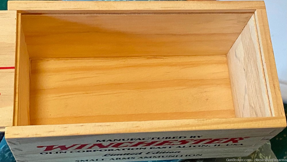 Winchester .22LR 500rd Wood Limited Edition (Box Only)-img-4