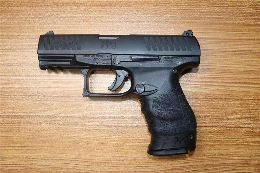 Walther Model PPQ 9mm Black 4" Barrel 2 Mags-img-2