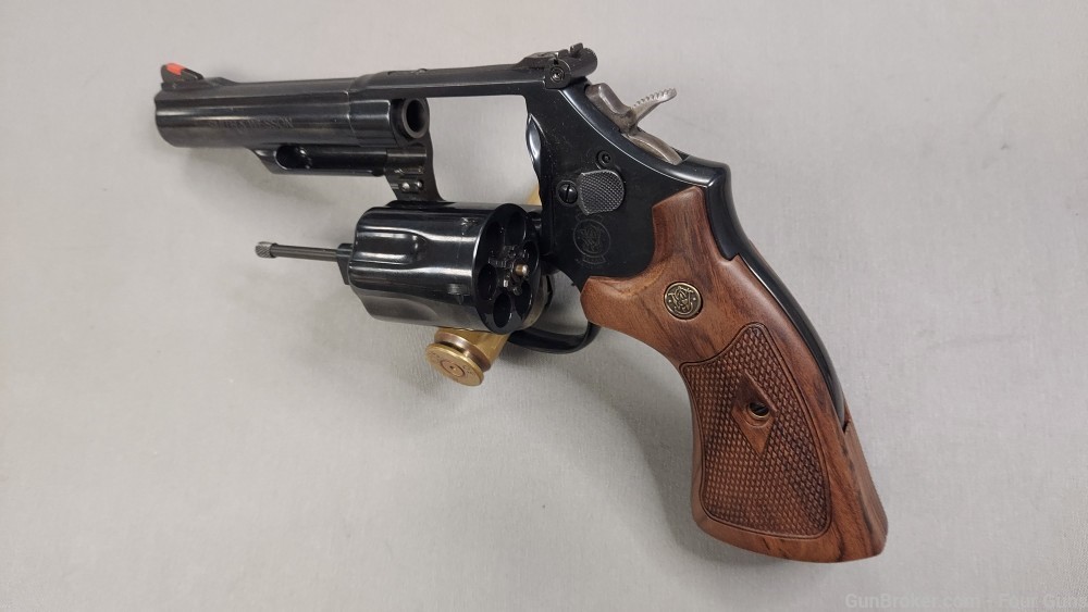 Smith & Wesson 19 .357 Mag 4.25" 6 Round Revolver 12040-img-2