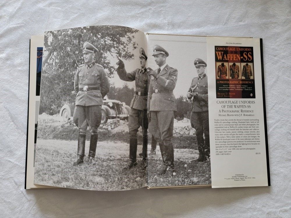 SS Uniforms, Insignia and Accoutrements: A Study in Photographs by A. Hayes-img-7