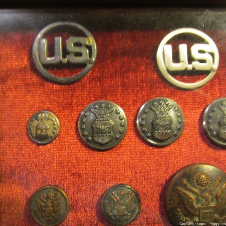 Military Metals In Shadow Box-img-5