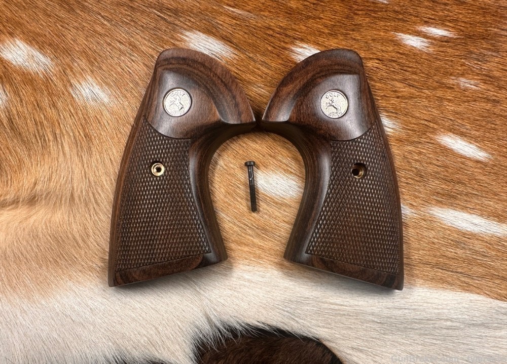 New Model Colt Python Factory Takeoff Grips-img-0
