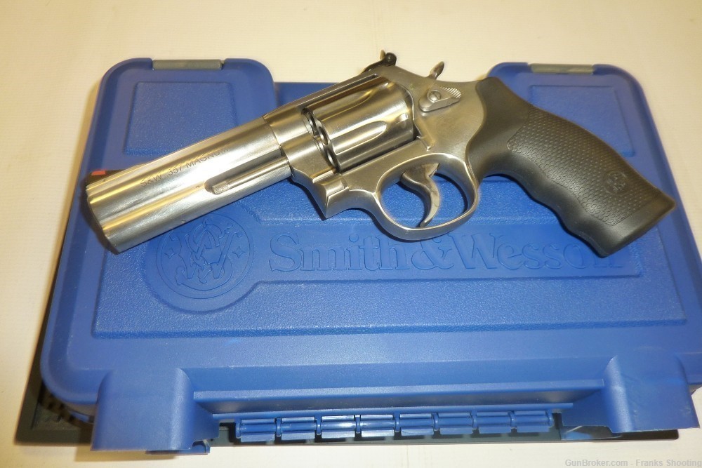 SMITH & WESSON 686 PLUS .357 CAL 4" BBL 7 RD CYLINDER NEW-img-1