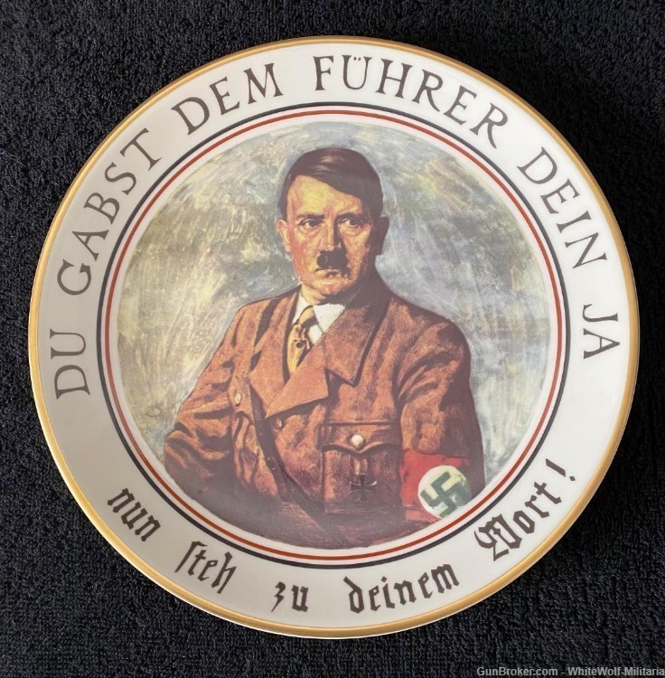 WW2 GERMAN ADOLF H. W/ QOUTE HANGING PLATE MINT REPRO.-img-0