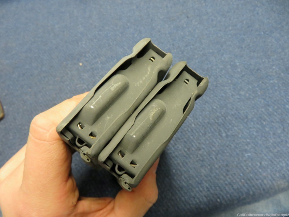 (2 TOTAL) METRIC PATTERN FAL L1A1 MAGAZINE WITH AUSTRIAN POUCH (VERY NICE)-img-6