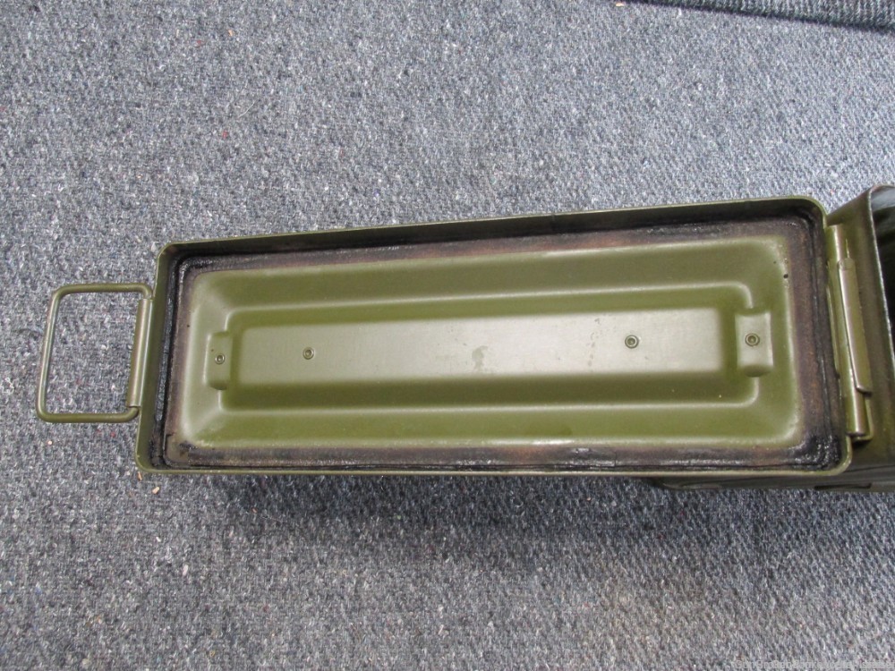 USGI WWII .30 CALIBER AMMO CAN WITH ORIGINAL PAINT (HARD TO FIND)-img-13