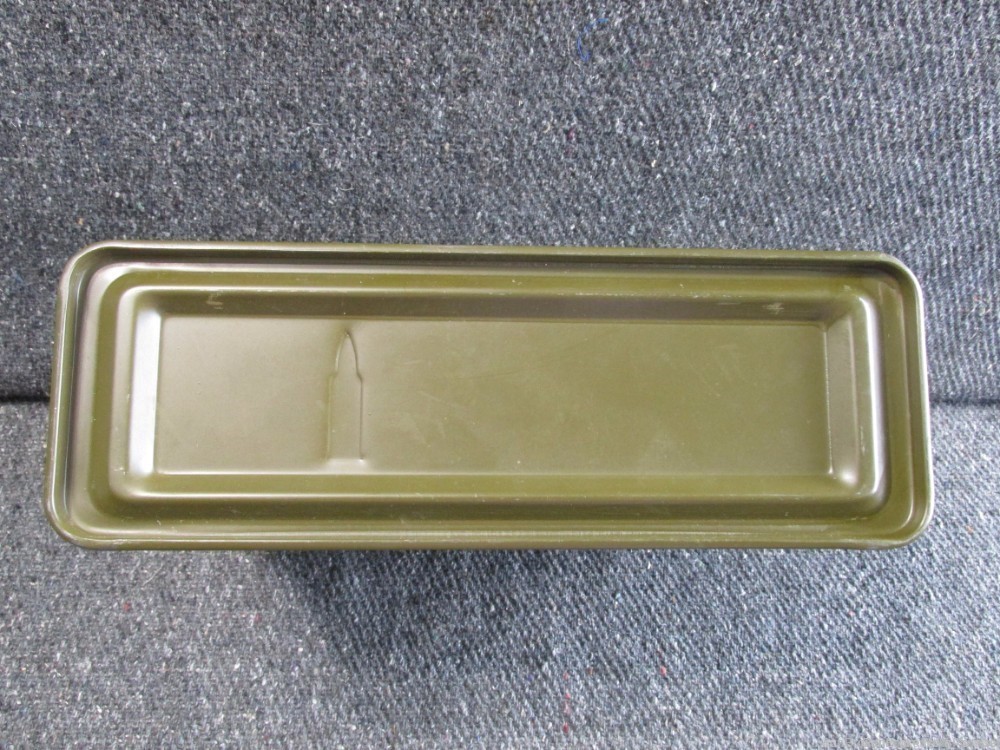 USGI WWII .30 CALIBER AMMO CAN WITH ORIGINAL PAINT (HARD TO FIND)-img-10
