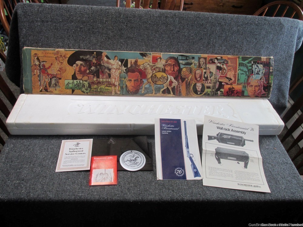 WINCHESTER 1976 COMMEMORATIVE MODEL 94 RIFLE BOX WITH INSERT AND PAPERS-img-0