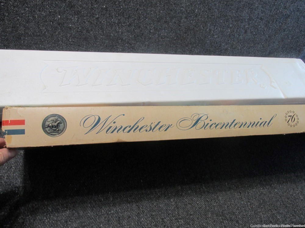 WINCHESTER 1976 COMMEMORATIVE MODEL 94 RIFLE BOX WITH INSERT AND PAPERS-img-8